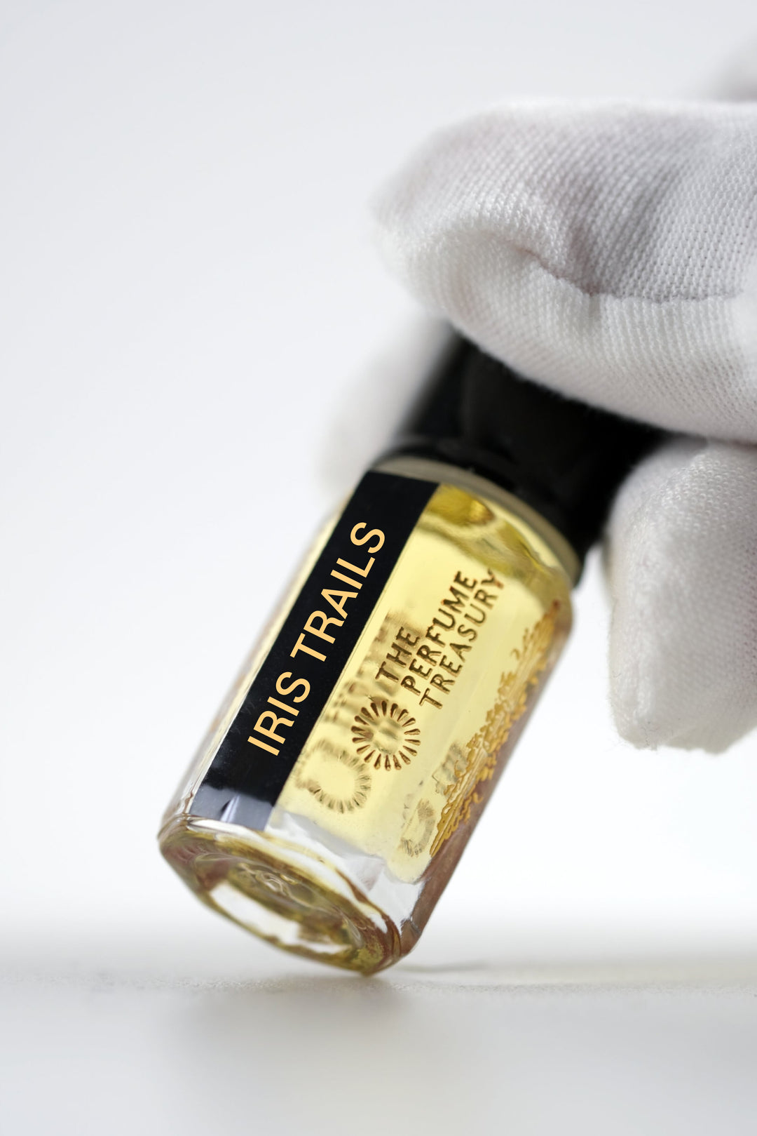 Iris Trails Performance Bundle (50ml parfum Spray + 3ml Perfume Oil)